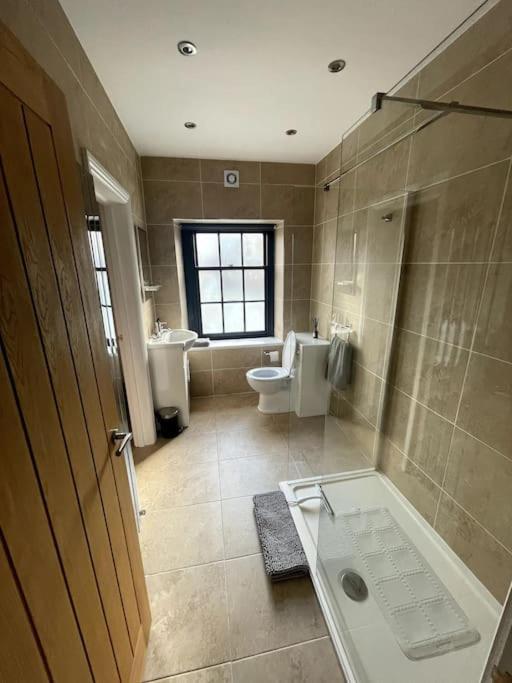 Abergavenny Center 2-Bed Flat Διαμέρισμα Εξωτερικό φωτογραφία