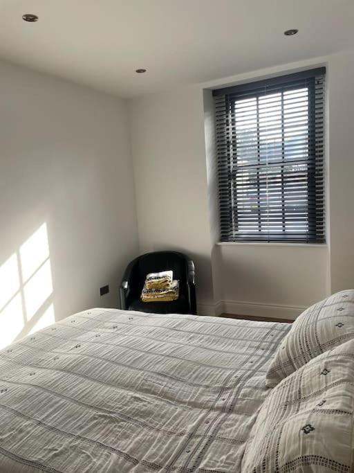 Abergavenny Center 2-Bed Flat Διαμέρισμα Εξωτερικό φωτογραφία