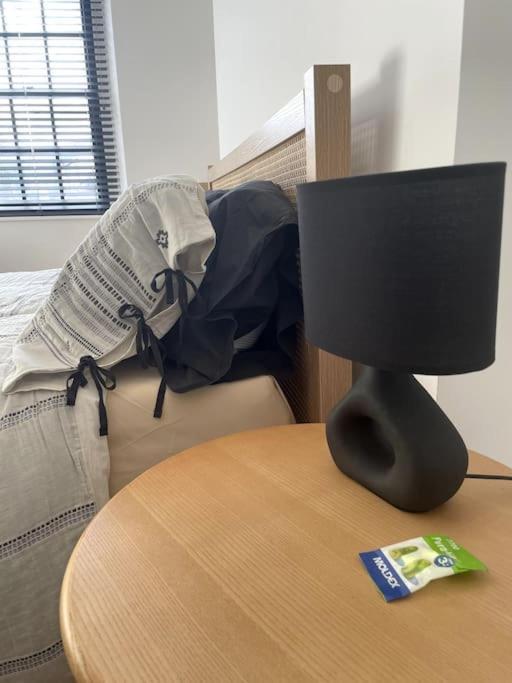 Abergavenny Center 2-Bed Flat Διαμέρισμα Εξωτερικό φωτογραφία